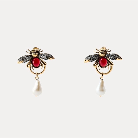 Elegant Bee Design Earrings with Pearl Drop - Picture 6 of 7
